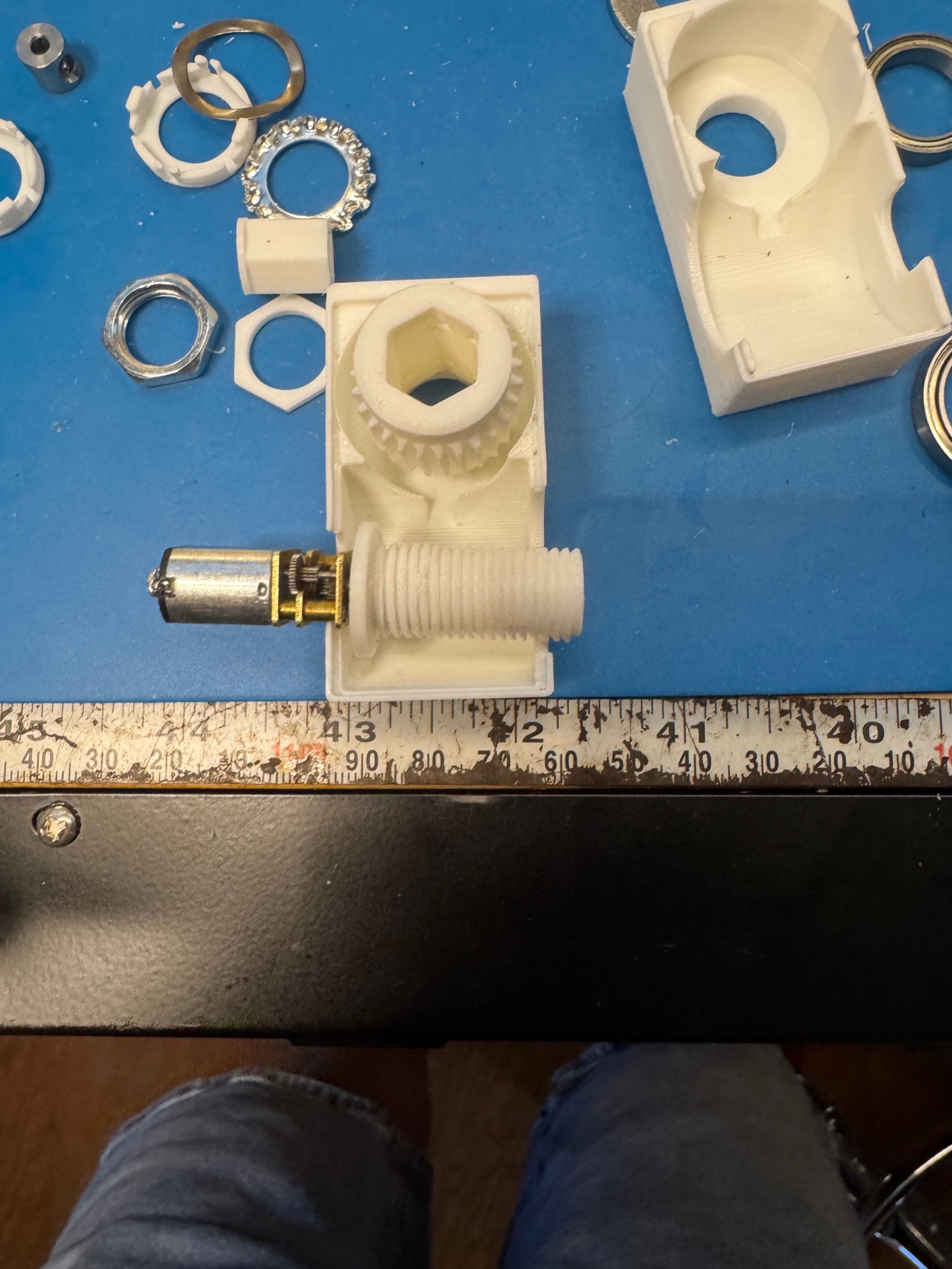 Worm drive parts spread on the mat